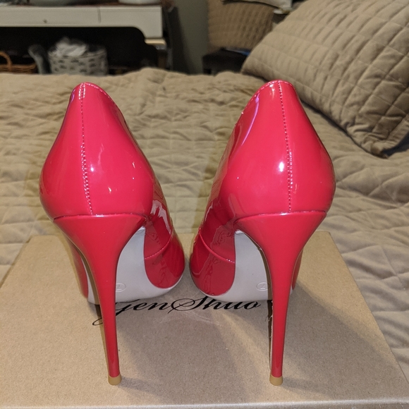 Shoes - Picture 4 of 5